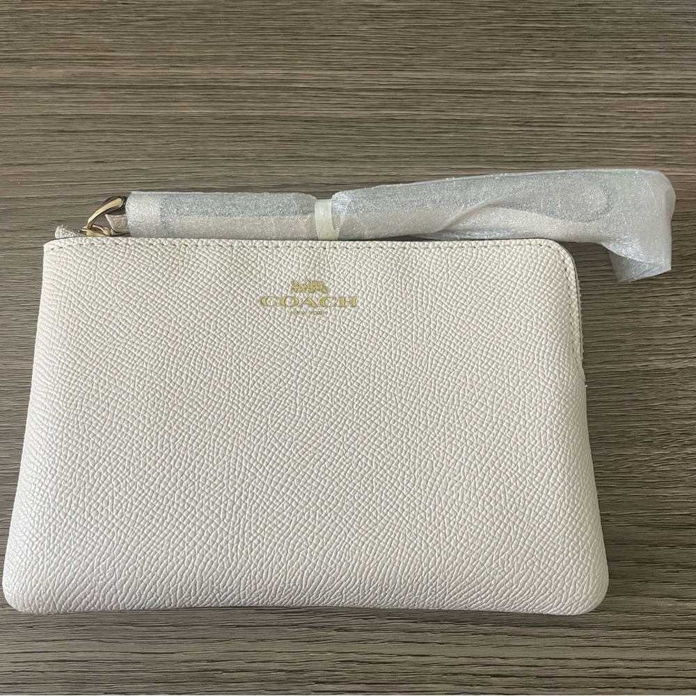NWT Coach Wristlet in Nude/Blush